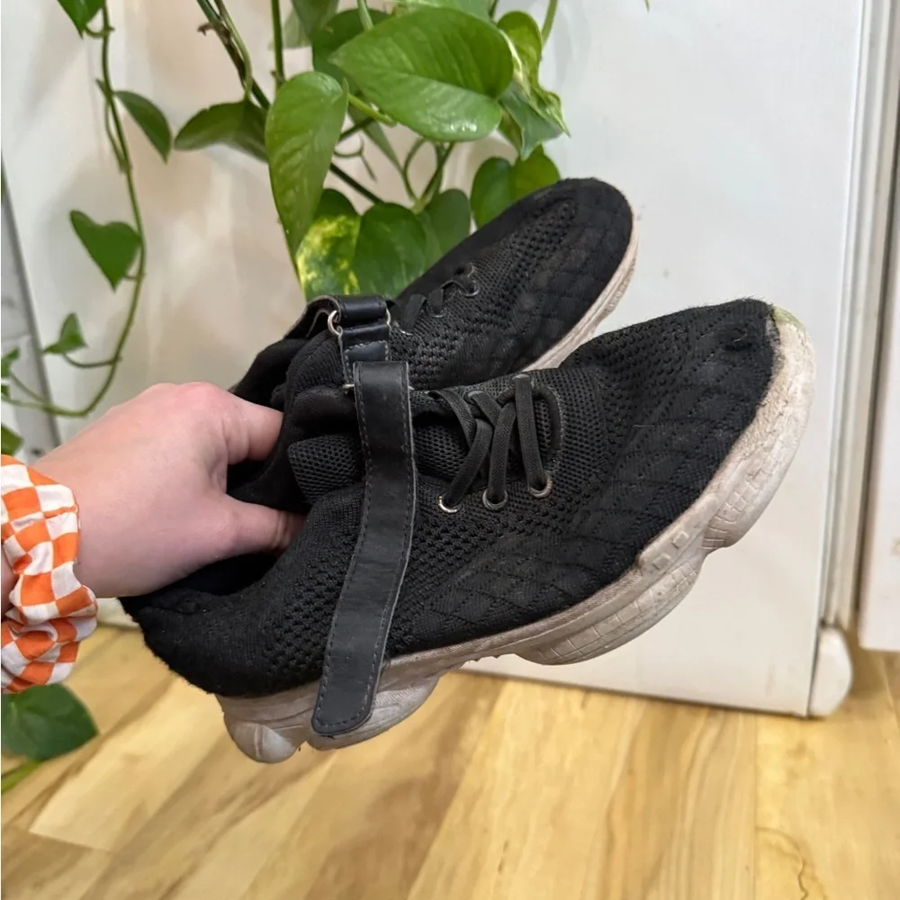 Black Knit Sneakers youth 4-4.5